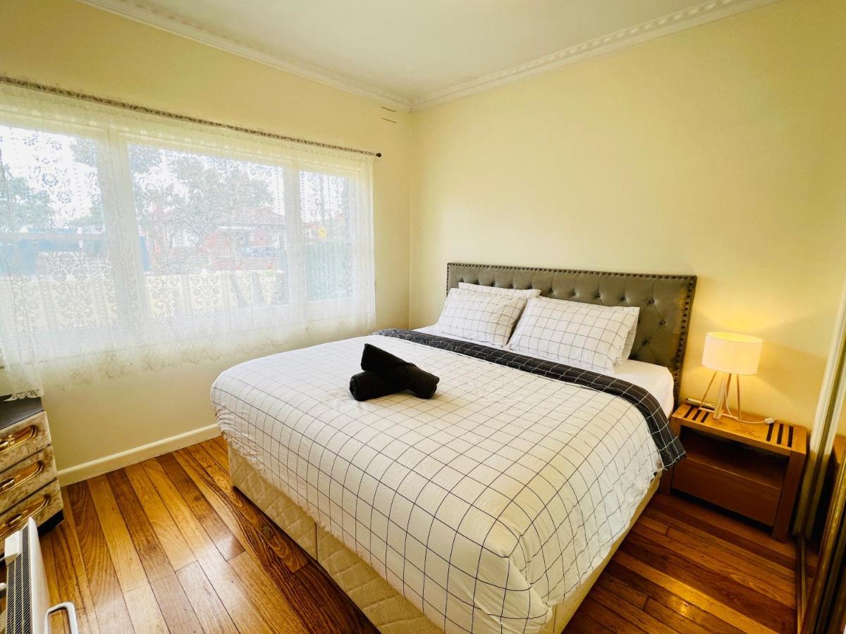 Cosy 4Br Home 15 Minutes Away From Melbourne Airport St Albans Extérieur photo