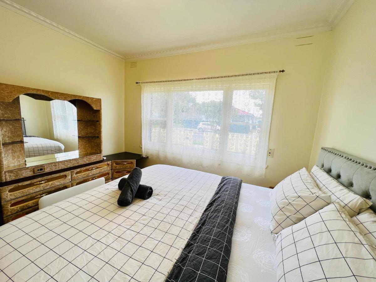Cosy 4Br Home 15 Minutes Away From Melbourne Airport St Albans Extérieur photo